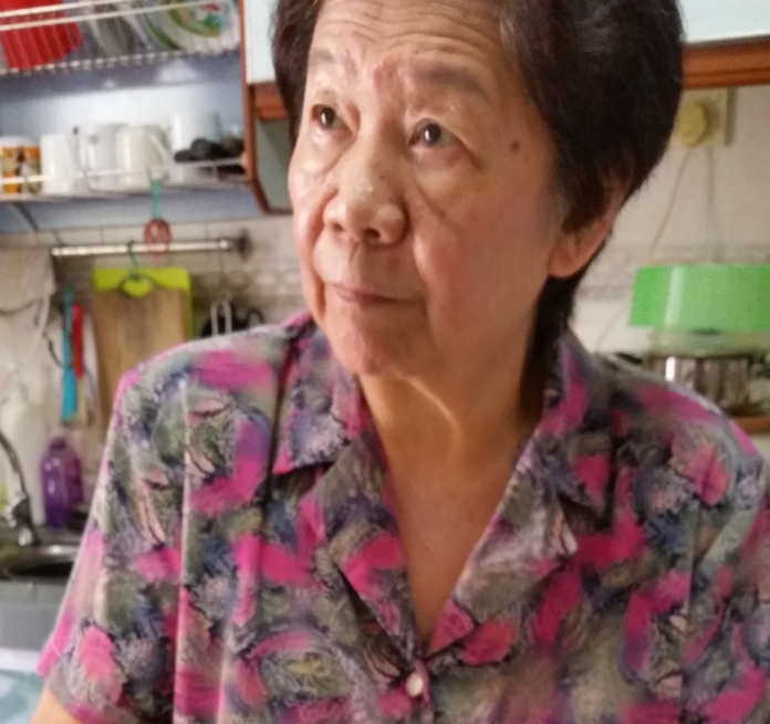 Meet Lao Sim, a mother, a grandmother, an expert cake-maker, a Teochew woman. She has lived through WWII, she has known Singapore before it was an independent nation. She speaks in Teochew, Mandarin and English. She is a living piece of our history.